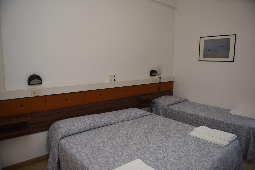 Rivazzurra Hotel Pesaro Rom bilde