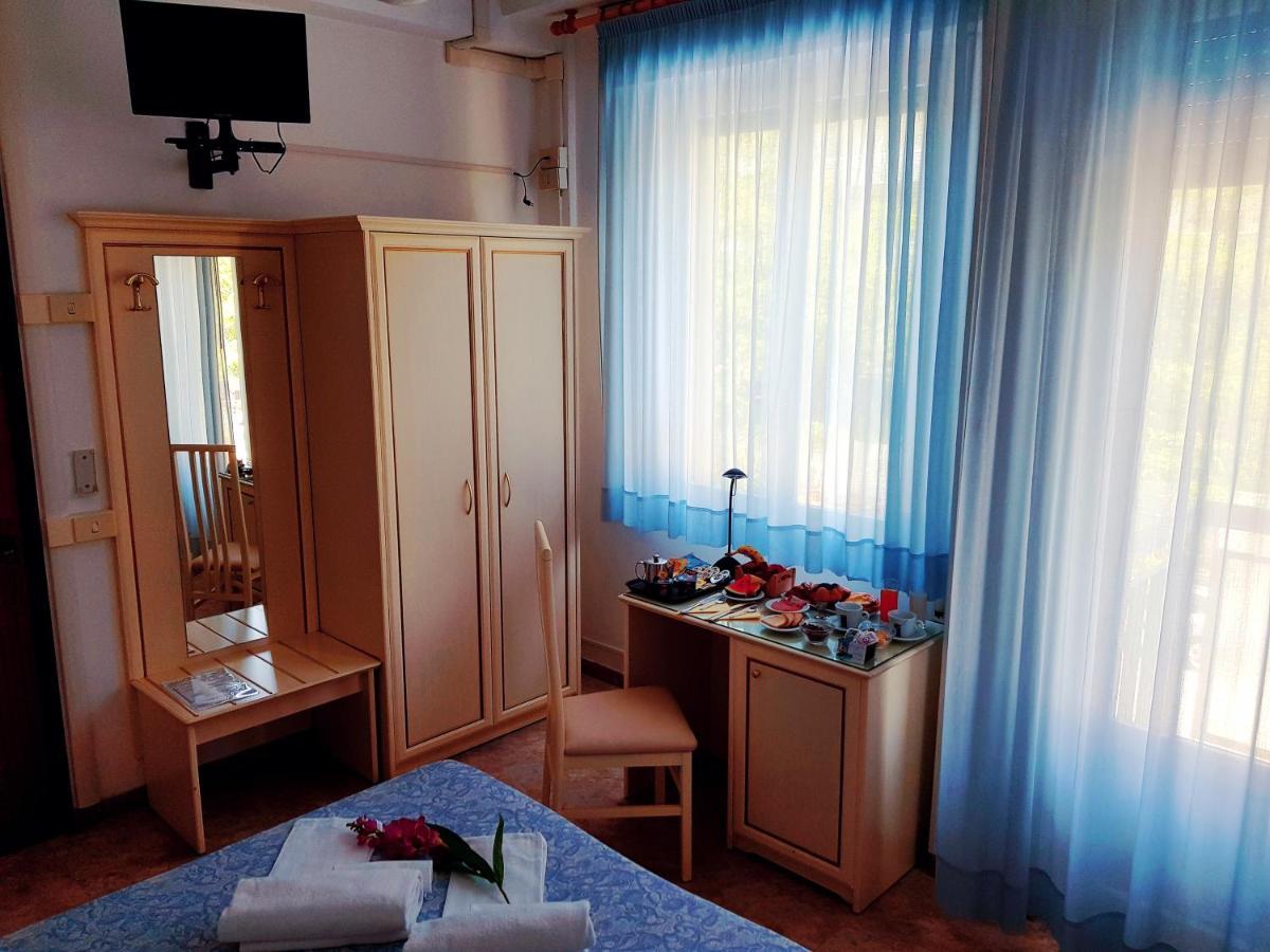 Rivazzurra Hotel Pesaro Eksteriør bilde