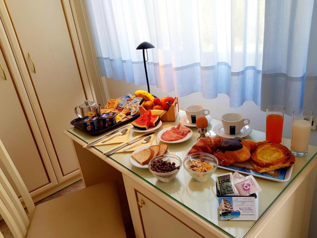 Rivazzurra Hotel Pesaro Eksteriør bilde