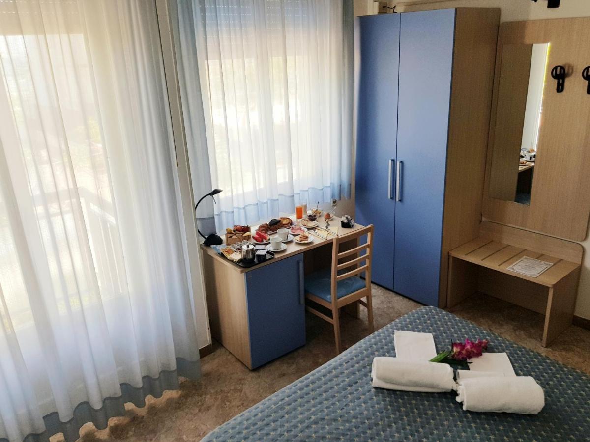 Rivazzurra Hotel Pesaro Eksteriør bilde